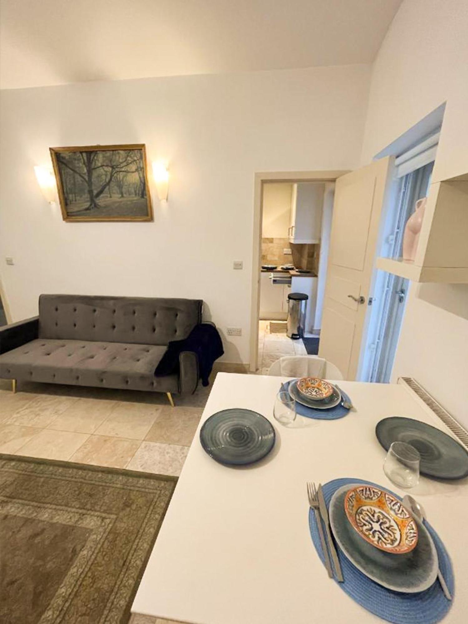 Apartment Moments From Hyde Park London Exterior foto