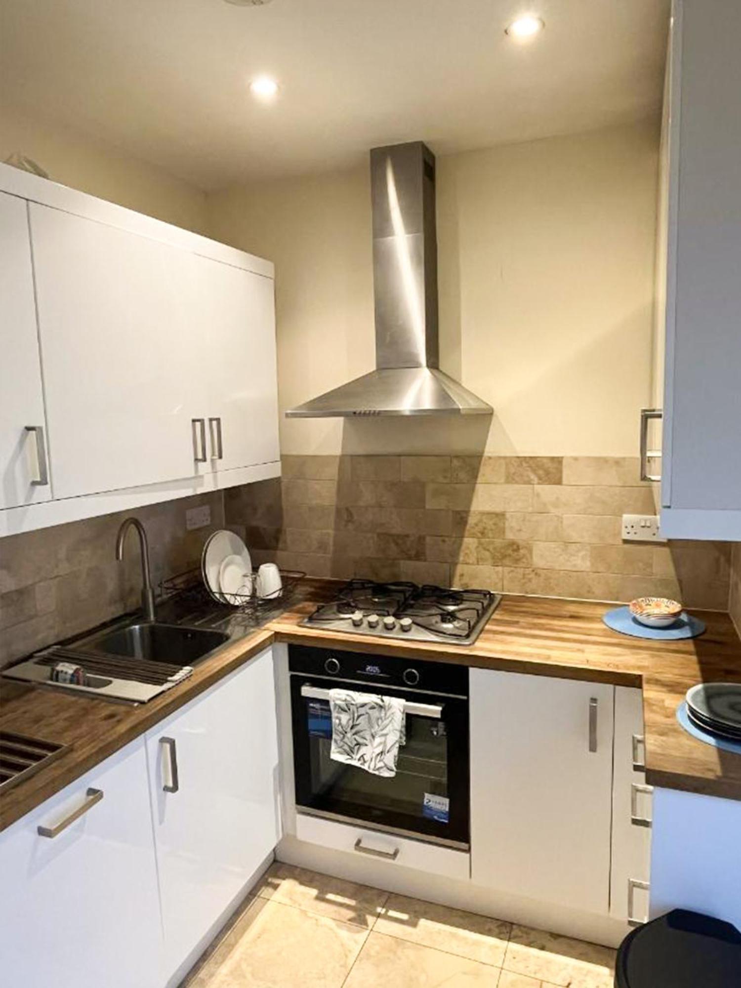 Apartment Moments From Hyde Park London Exterior foto