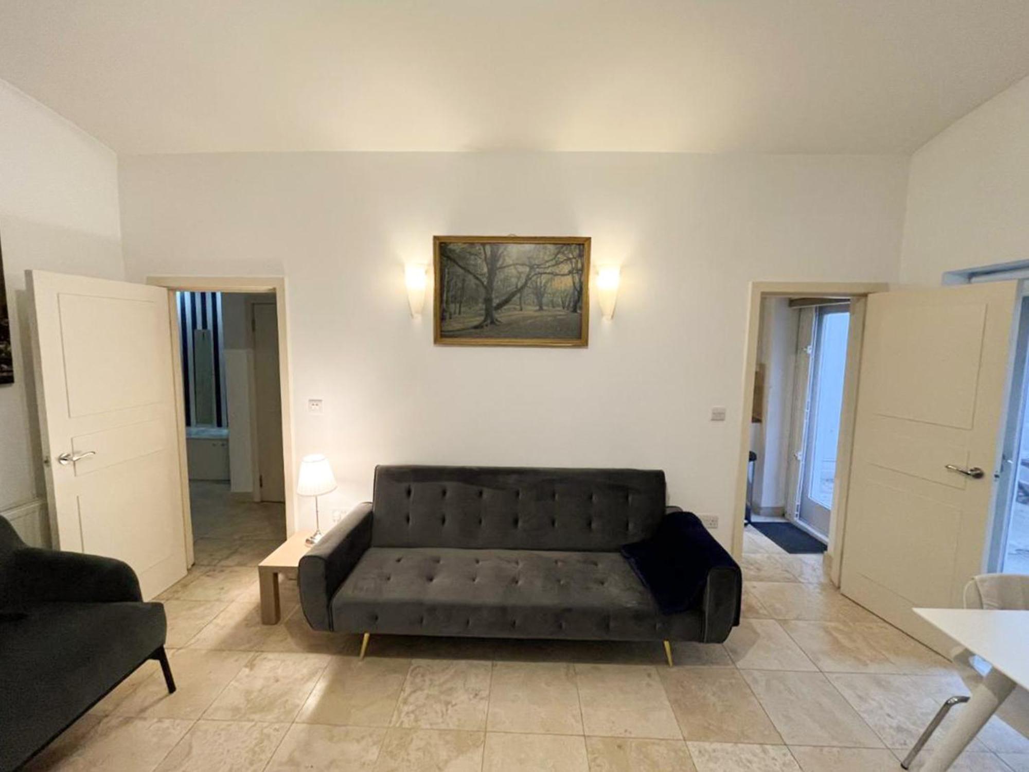 Apartment Moments From Hyde Park London Exterior foto